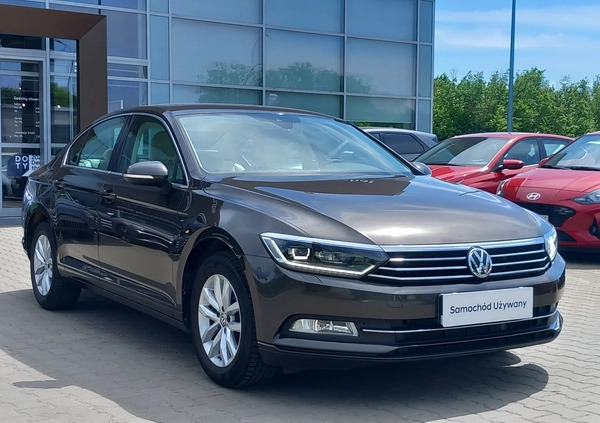 Volkswagen Passat cena 69900 przebieg: 135298, rok produkcji 2016 z Koniecpol małe 497